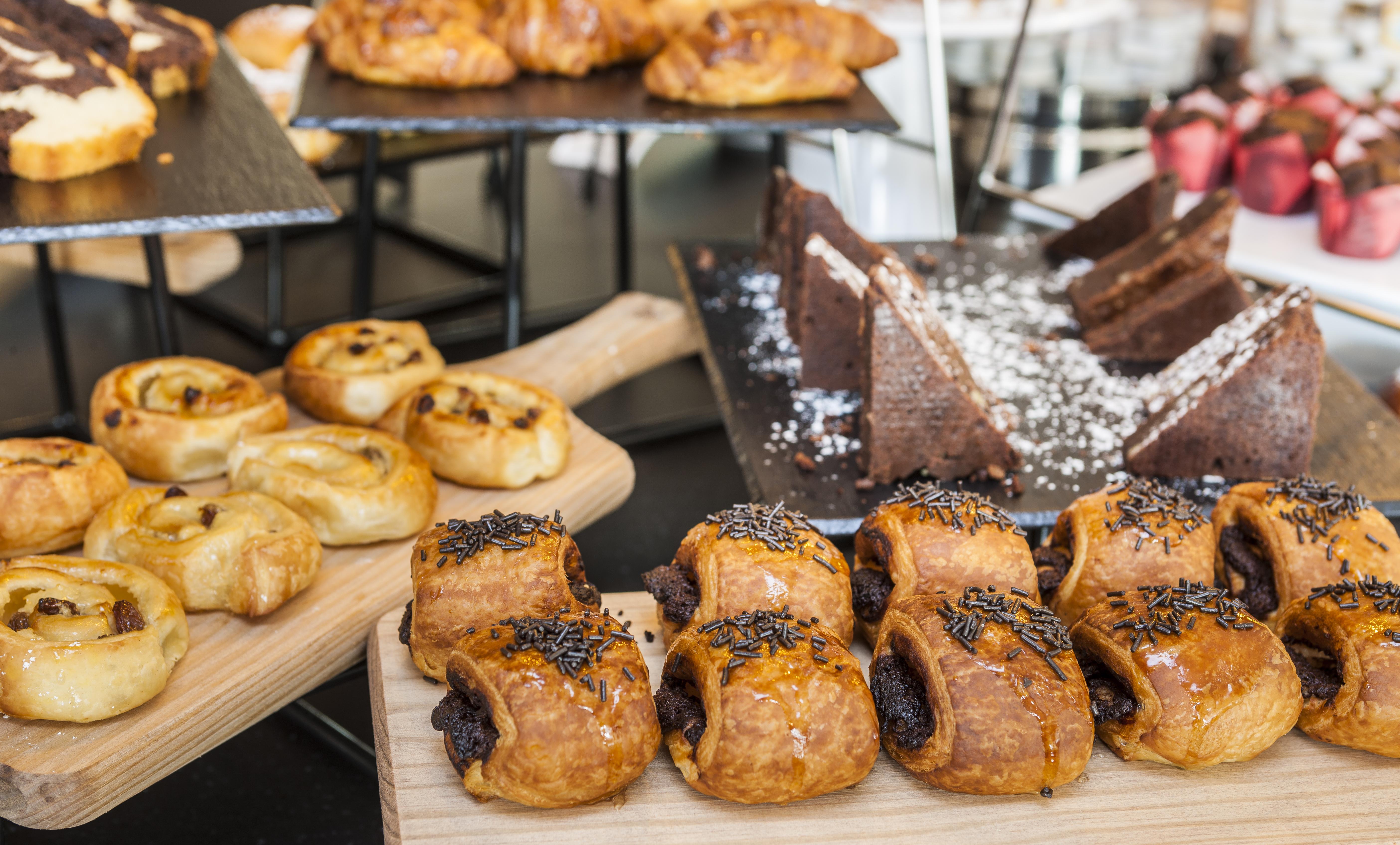 Отель Eurostars Marivent Пальма-де-Майорка Экстерьер фото A selection of pastries