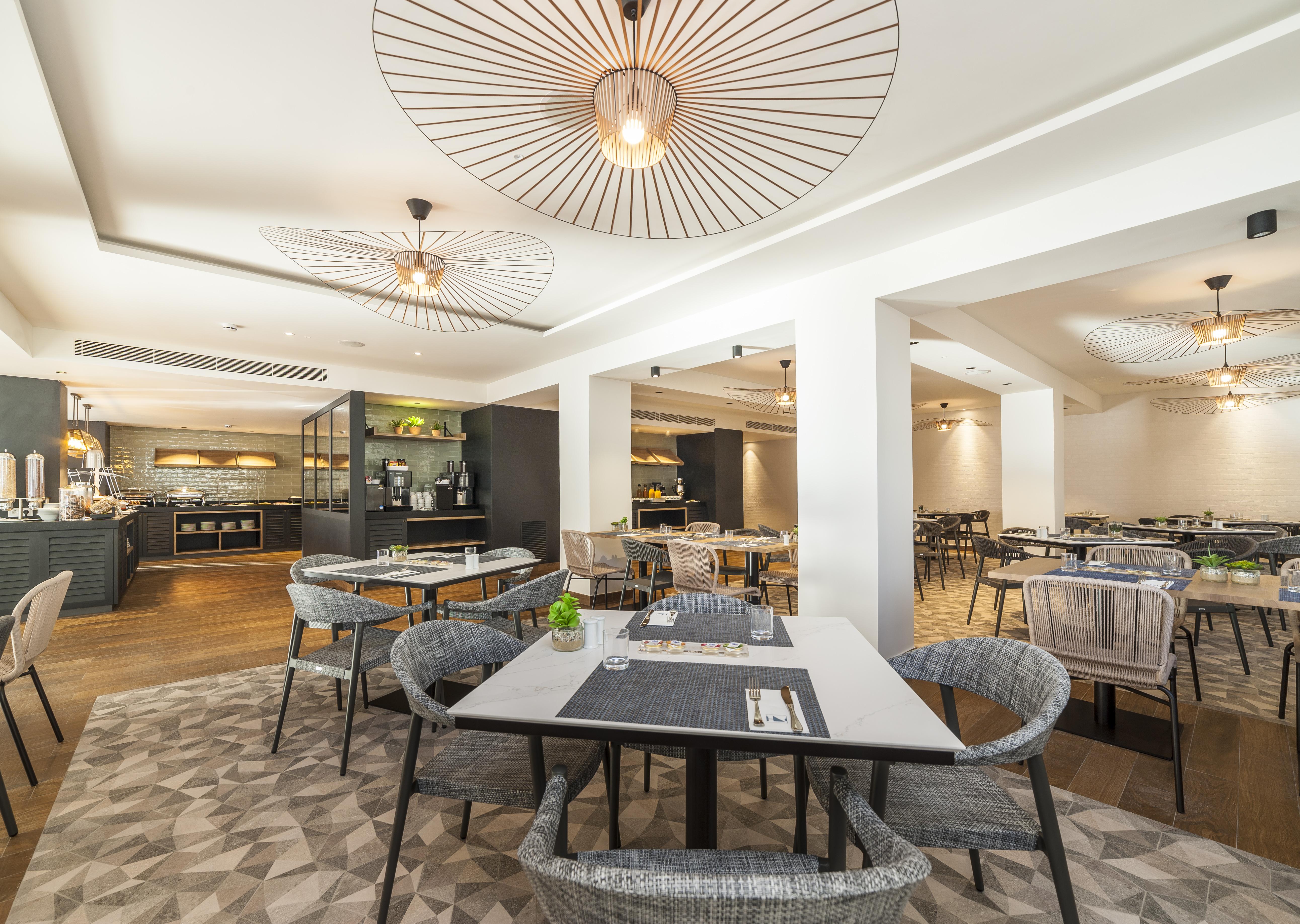 Отель Eurostars Marivent Пальма-де-Майорка Экстерьер фото Interior of the hotel