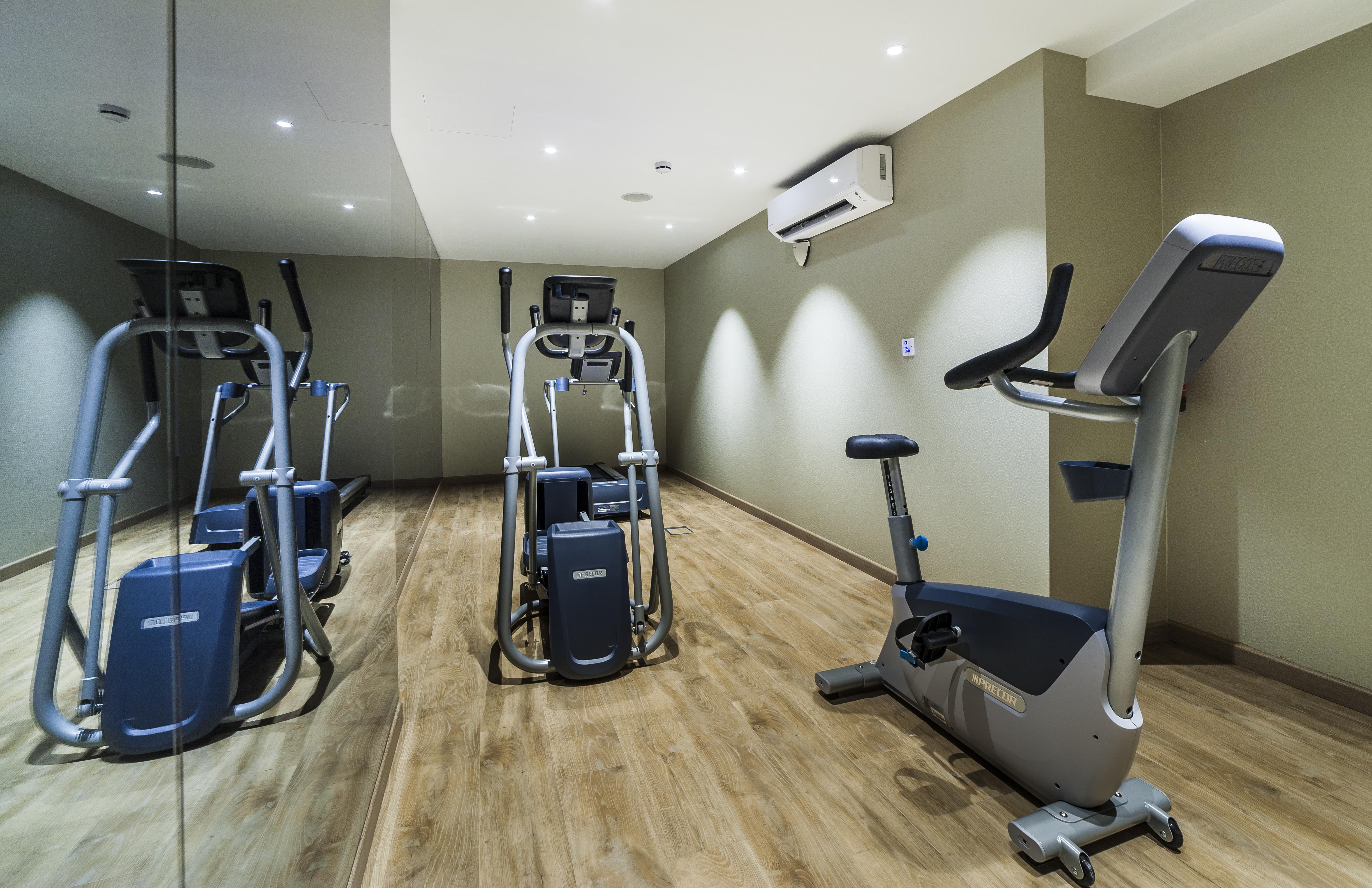 Отель Eurostars Marivent Пальма-де-Майорка Экстерьер фото Fitness room