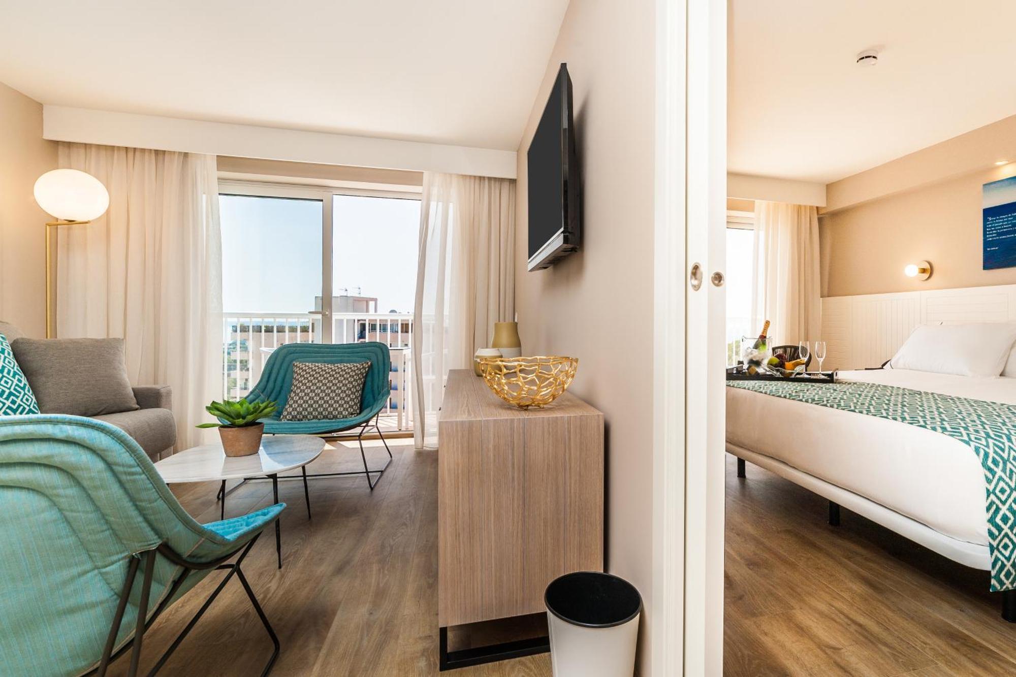 Отель Eurostars Marivent Пальма-де-Майорка Экстерьер фото Room with balcony